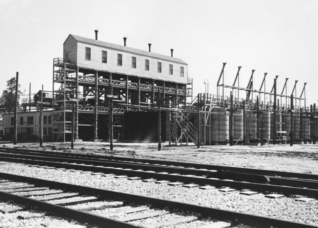 Ammonia oxidation reactor plant, representing the reaction trains of a multiproduct chemical plant project