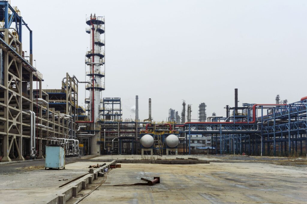Process plant piping and pipe racks at ground level during commissioning